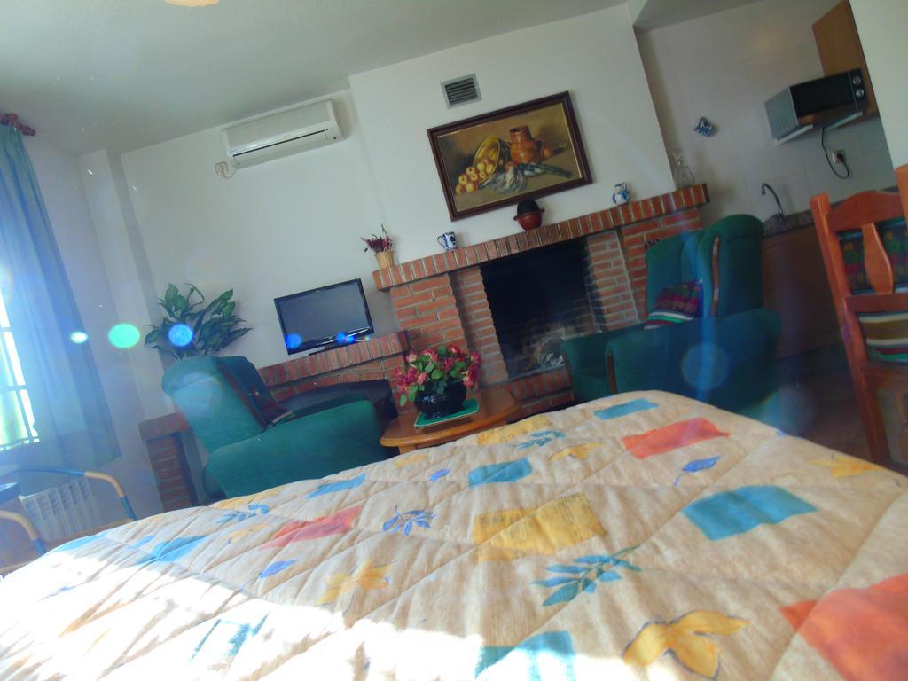Apartamentos Turisticos Cumbres Verdes La Zubia  Rum bild