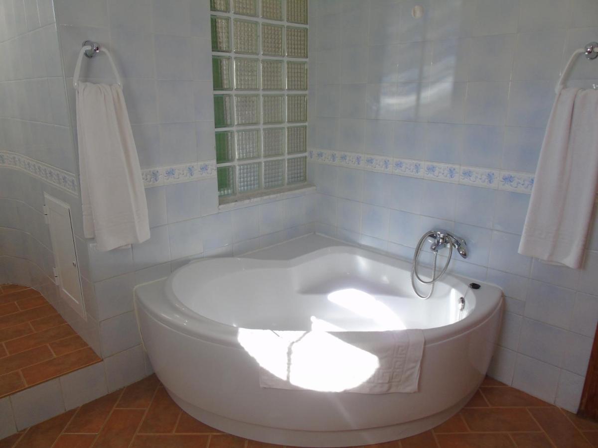 Apartamentos Turisticos Cumbres Verdes La Zubia  Exteriör bild