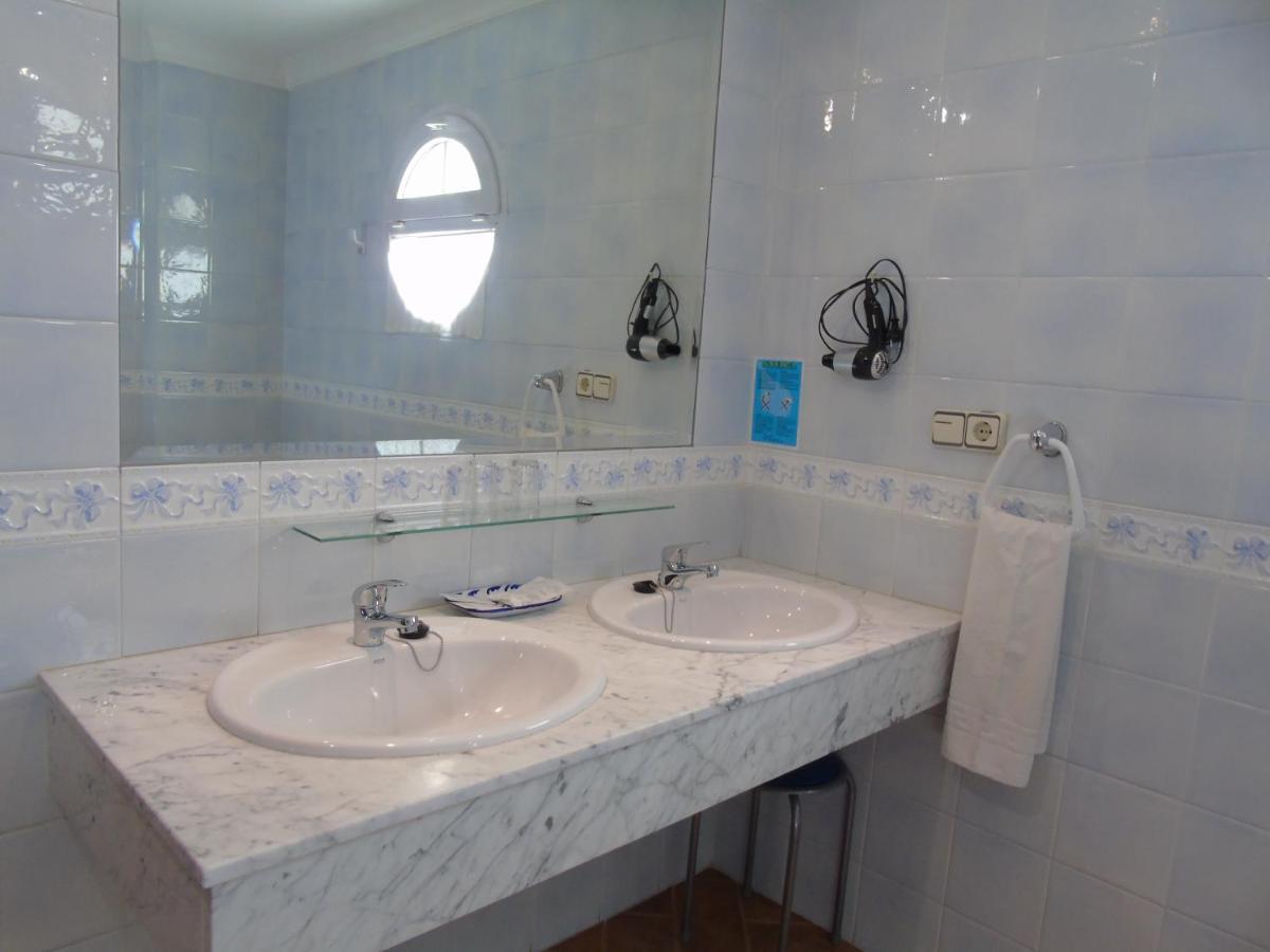 Apartamentos Turisticos Cumbres Verdes La Zubia  Exteriör bild